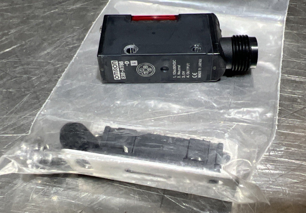 OMRON E3S-AT86 Photoelectric Switch Nos Surplus No Original Box