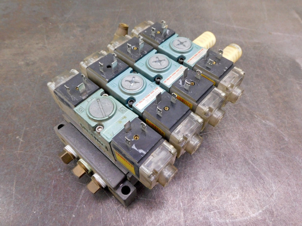 Numatics 11DSA400C Solenoid Pneumatic Valve Air Four Bank Manifold 120 vac