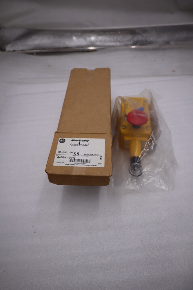 440E-L13043 Fits Allen Bradley Guardmaster Lifeline Cable Pull Switch NEW #H1070