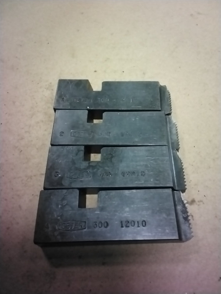 Oster 300 12010 Pipe And Bolt Die Set 1/2" & 3/4"