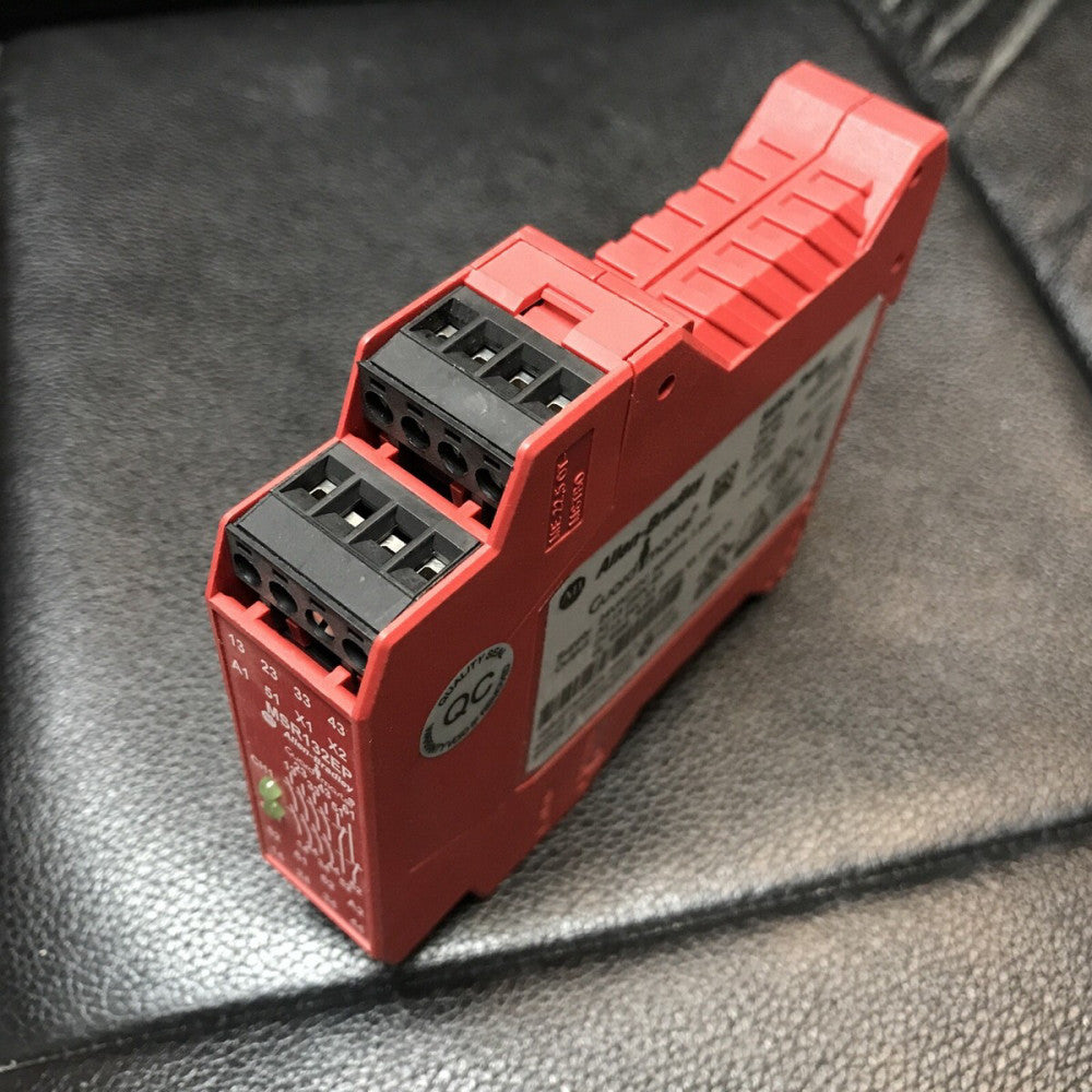 Allen Bradley MSR1332EP Guardmaster Safety Relay 440R-E23097