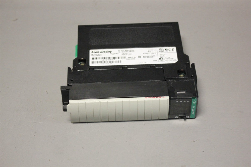 ALLEN BRADLEY CONTROLLOGIX DC OUT PLC MODULE 1756-OB32 A FW2.4