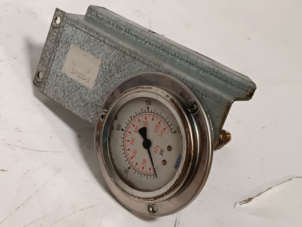 Wika 9690714 Back Mounted Pressure Gauge 0-200 PSI 0-1350 kPa 2.25" Flanged Dial