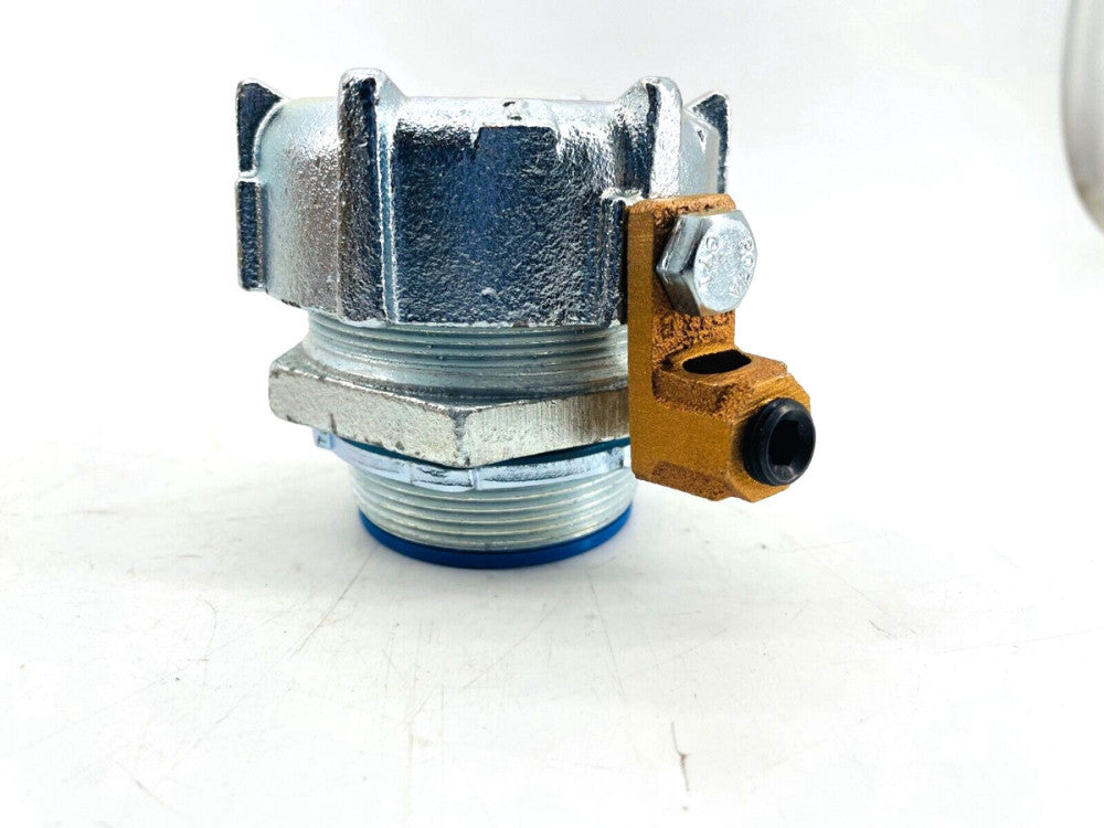 New Thomas & Betts 5337GR Conduit Connector 2" Straight Insulated - No Box