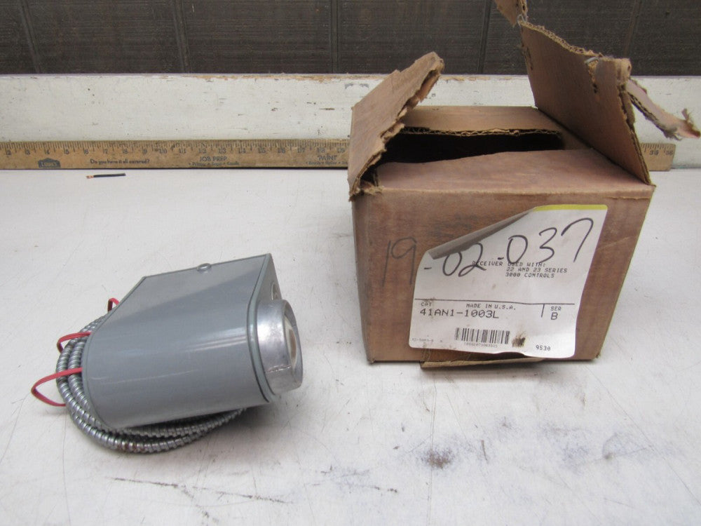 ALLEN BRADLEY PHOTOSWITCH 41AN1-1003L SER-B NEW IN BOX OLD STOCK MAKE OFFER !!