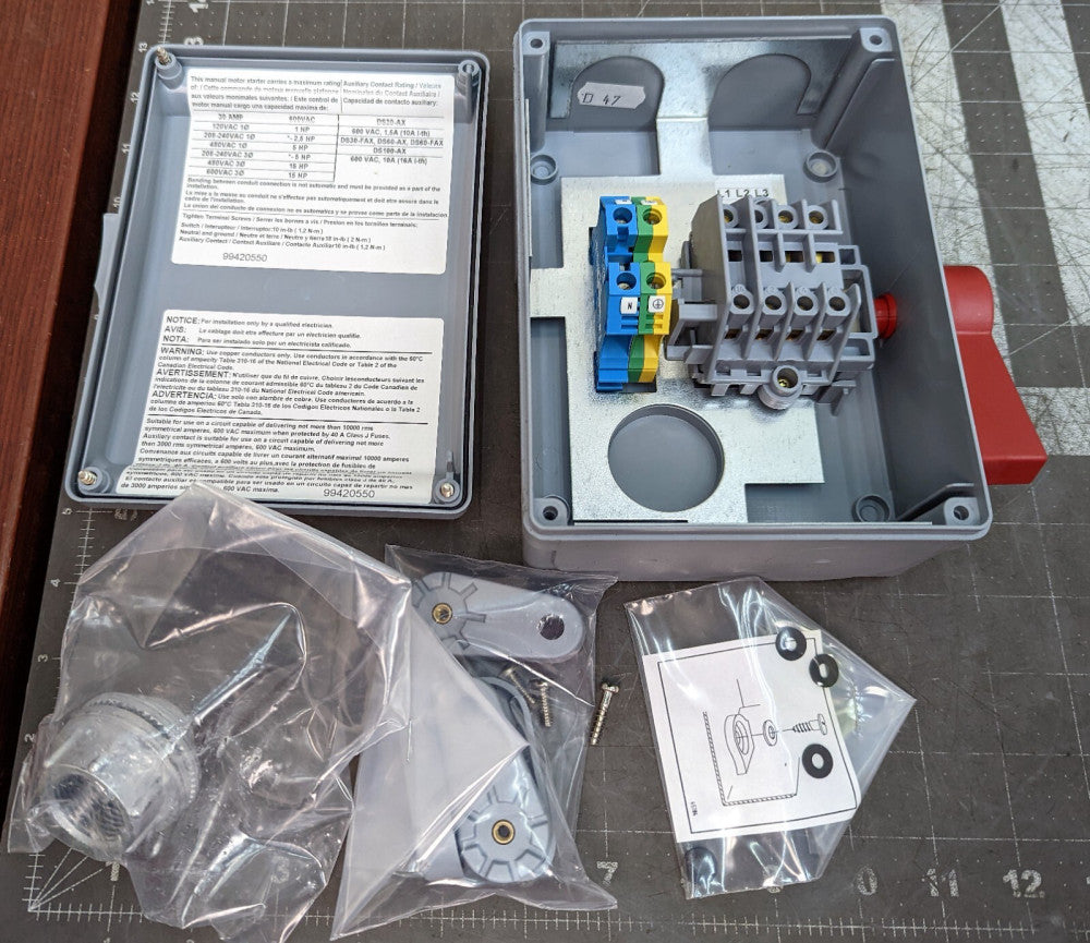 30A, 600V 3- Pole Manual Motor Controller Up To 15 HP New Watertight NEW [A3B3]