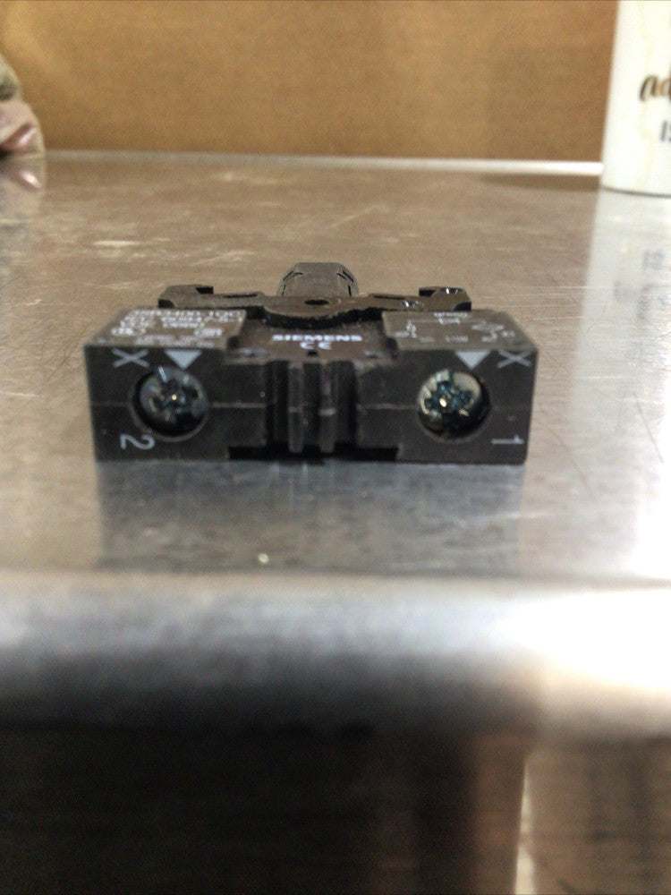 SIEMENS 3SB3400-1QC / IEC 60947-5-2