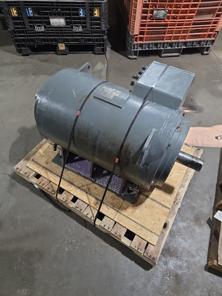 Flender anwa-315la-04k Electric Motor Dual Shaft 301 / 355 Hp 1786 RPM