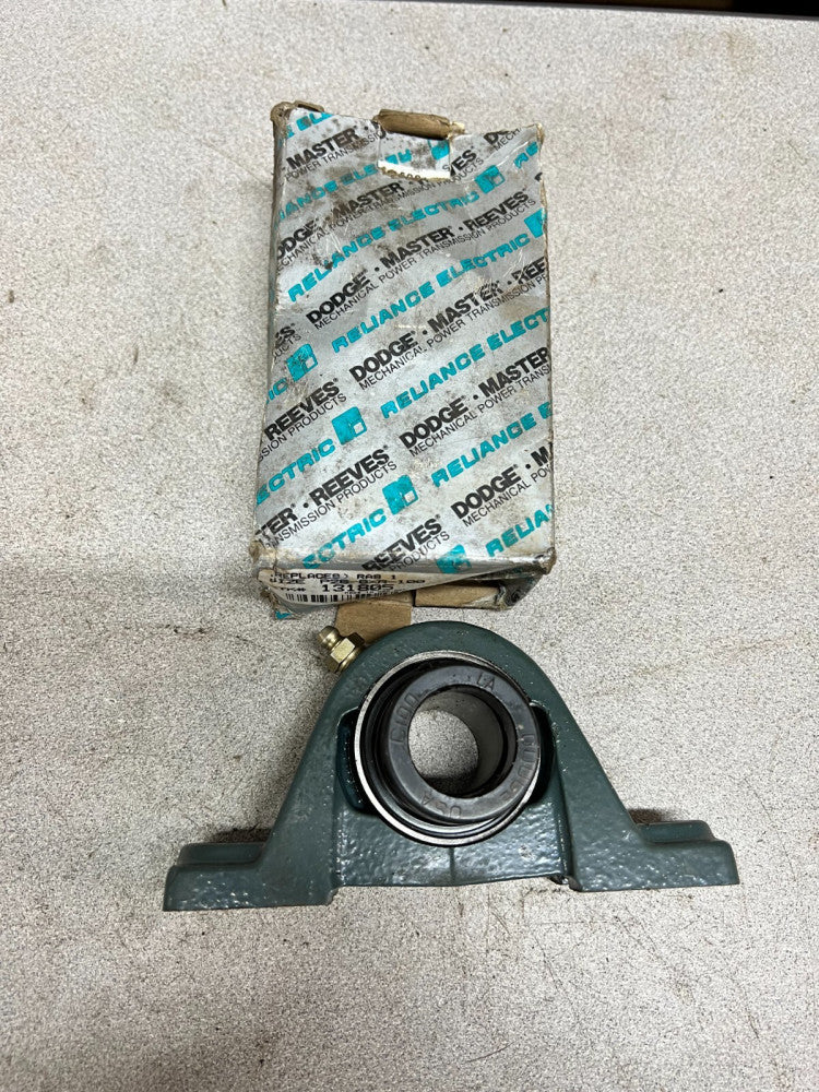 NEW IN BOX DODGE 131805 PILLOW BLOCK BEARING P2B-SXR-100