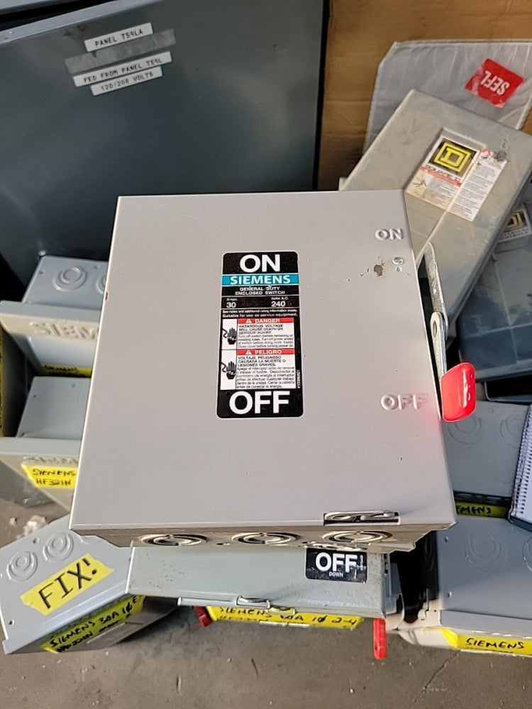 Siemens GF321N General Duty Enclosed Switch 30 Amp 240 Vac NOS