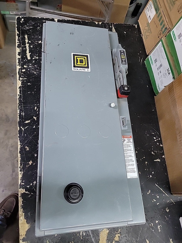 NEW NO BOX Square D 8538SBG12V02SY74 AC Combination Starter