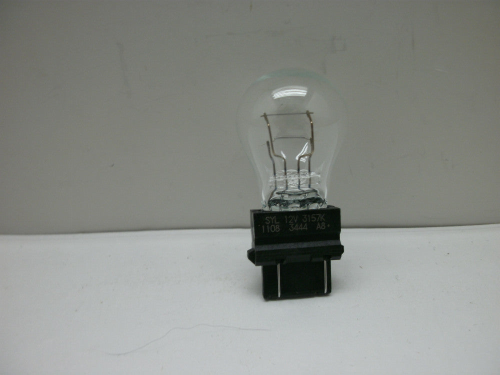 SYLVANIA 3157 LONG LIFE LAMP/BULB 12.8/14V,27/8.3W NEW NO BOX