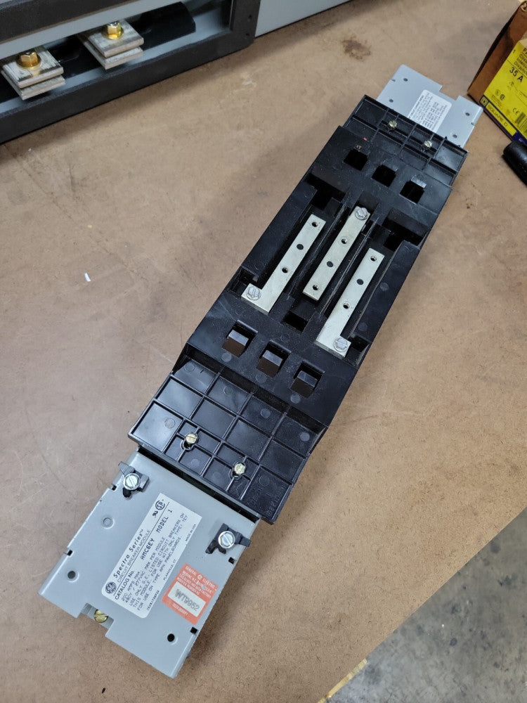 NEW! General Electric Spectra AMC6EY Circuit Breaker Module 6 Pole 200 Amp.