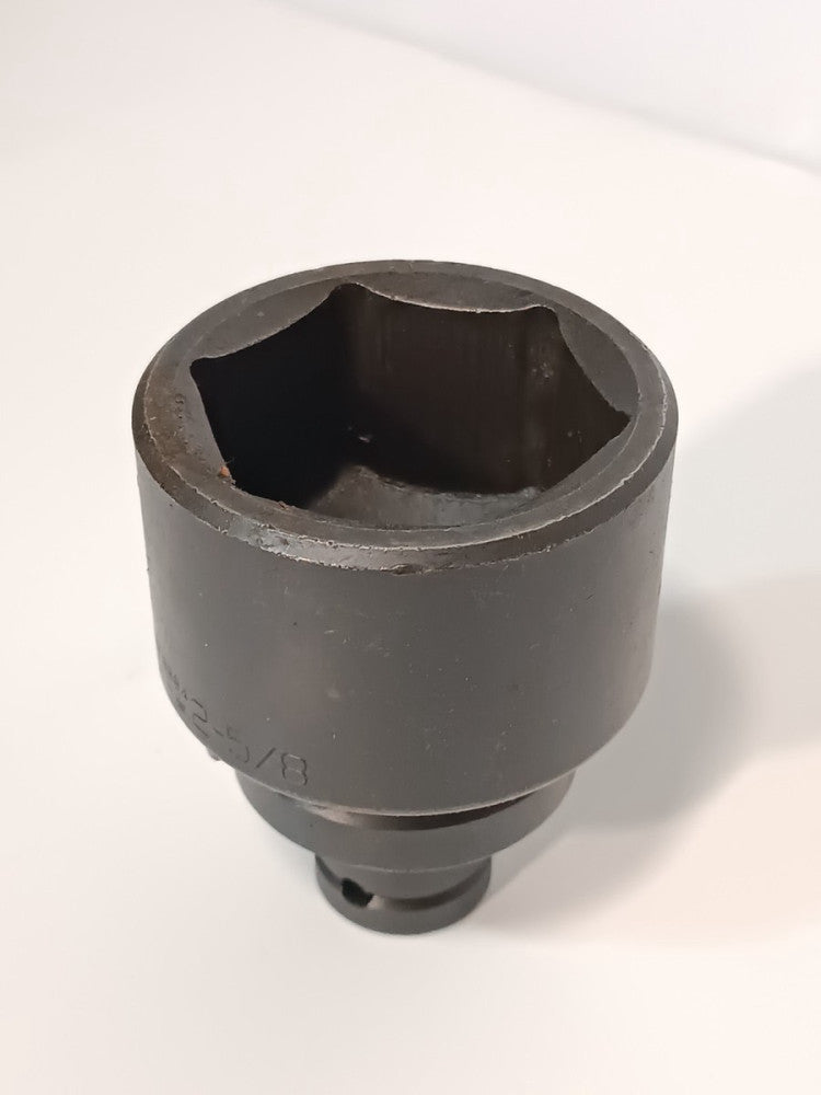 Wright Tool 8884  2-5/8" Standard Impact Socket, 6 Point, w 6901 Drive Adapter