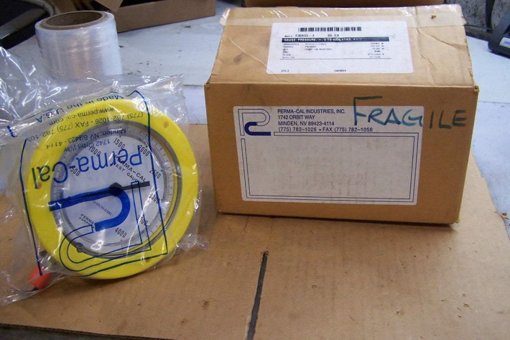 NEW PERMA-CAL TEST GAUGE 4 1/2" FACE 1/4" MNPT RANGE 0-4000 KPa 101FTMCJY21