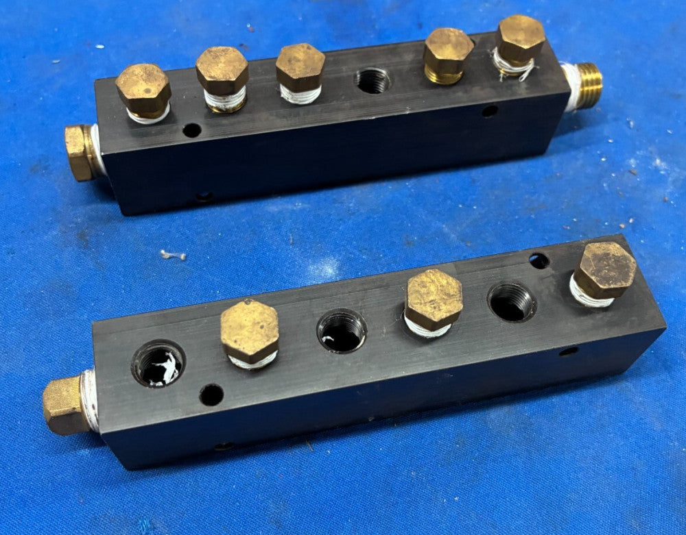 UNBRANDED PNEUMATIC MANIFOLDS 1/8"NPT PORTS (LOT OF 2)