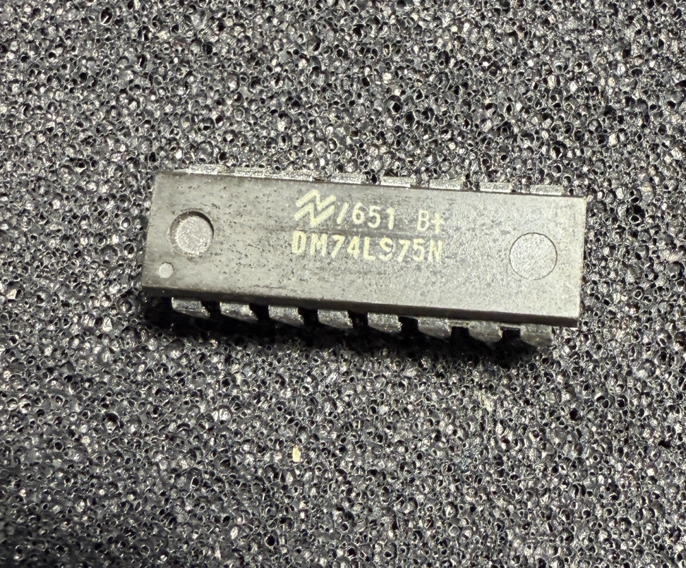 DM74LS75N, 4-BIT latch temporary storage for binary information.