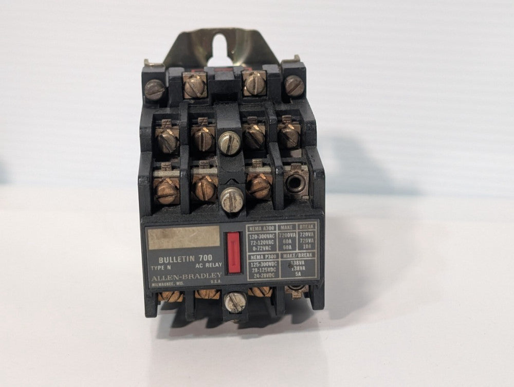 Allen-Bradley 700-N400A1 AC Control Relay, Series C, 120V Coil, w/700-NA40