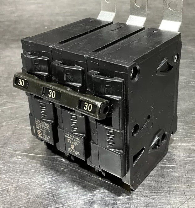 Siemens B330H 30 Amp, 240 Volt, 3 Pole, Circuit Breaker NOS SURPLUS