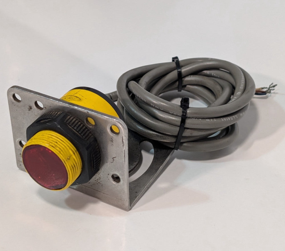 Banner Engineering T30SP6LP EZ-Beam photoelectric sensor assembly w/ 14697 mount