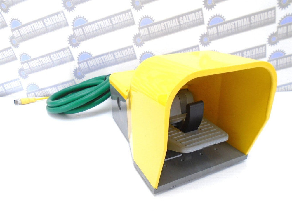 AutomationDirect - APS1211-V0 - FOOT SWITCH - AC15 400V, DC13 24V (NEW)