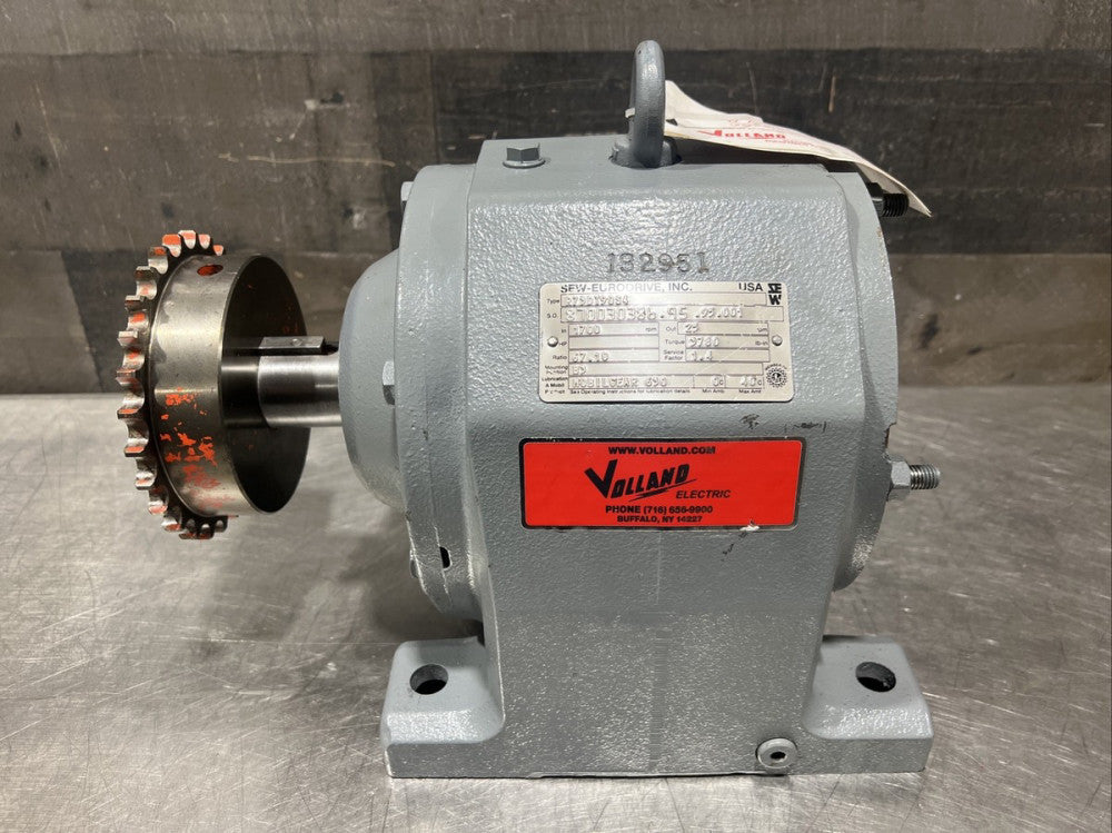 Sew Eurodrive Gearbox R73DT90S4 870030386.95.95.001 Nos Surplus
