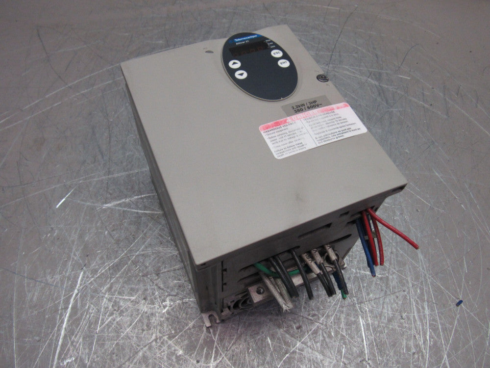 TELEMECANIQUE ATV31HU22N4 3HP 380/480V 5.5A DRIVE XLNT USED !! MAKE OFFER