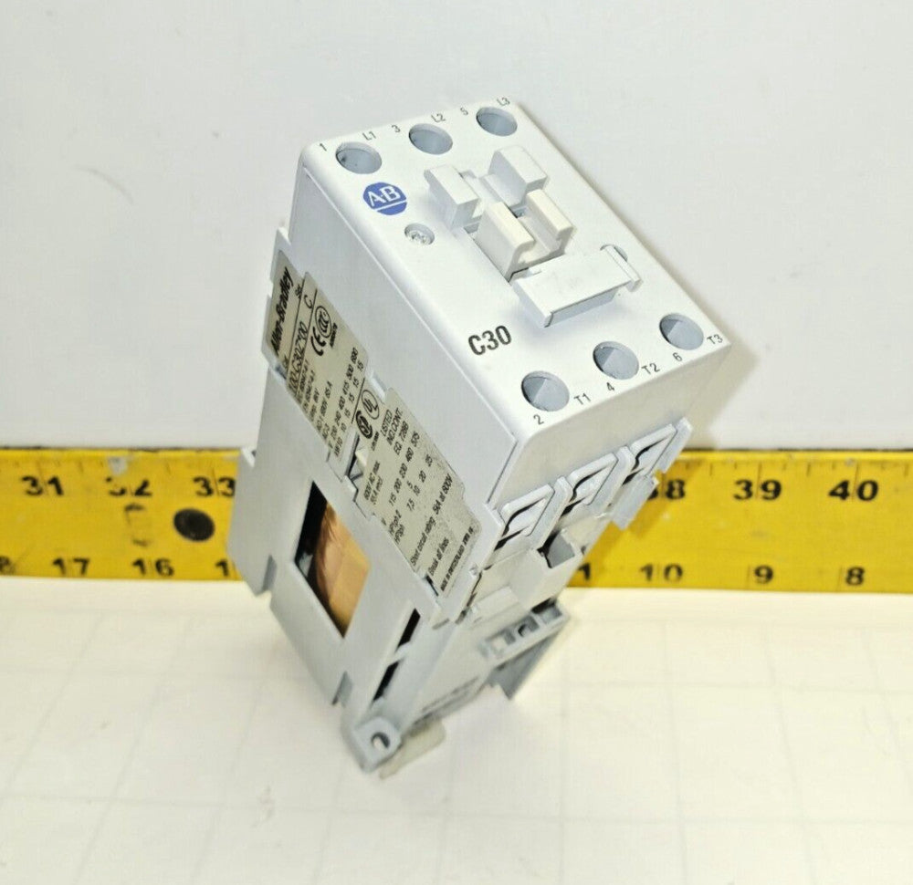 Allen-Bradley Contactor 600 VAC 24 VDC Coil  100-C30Z*00  SER C