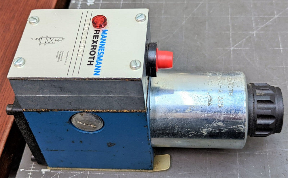 Mannesmann Rexroth 4WE10D31 / CG24N9DK24L Hydraulic Solenoid Valve 24 VDC [A3B2]