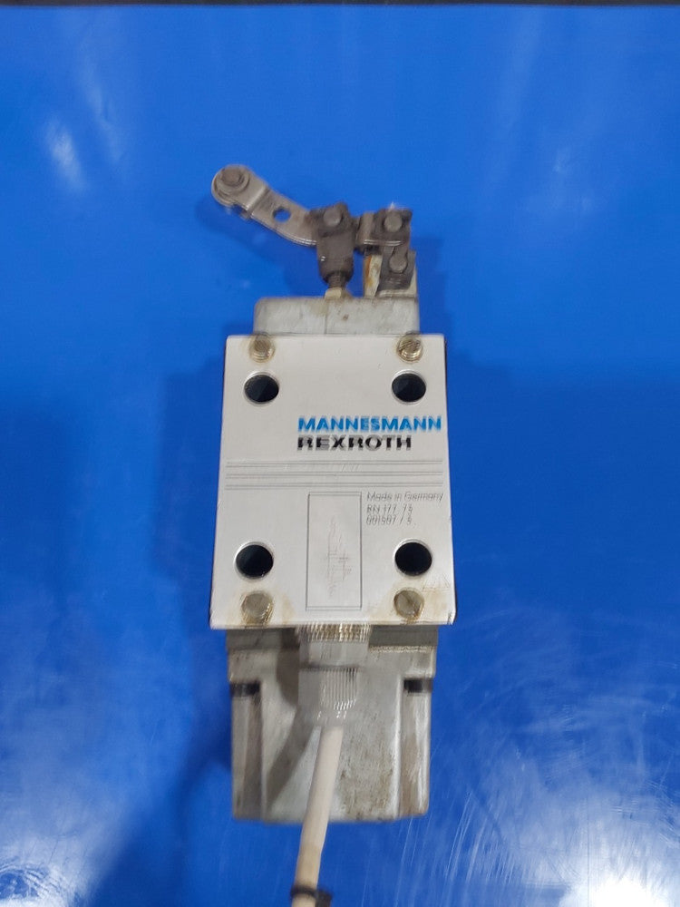 MANNESMANN REXROTH HYDRAULIC VALVE 5-4WMRC 10 X70-31/YAW *592004/6*