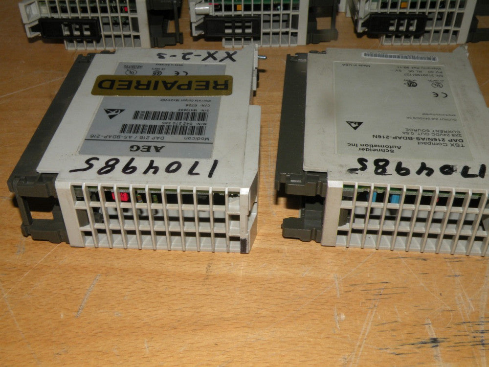 (8) Schneider / AEG Modicon 16 x 24V Discrete Output Type DAP 216 / AS-BDAP-216