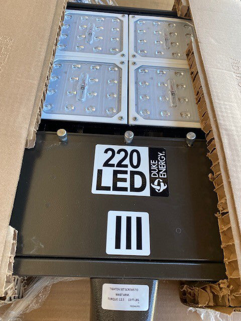 Cooper EATON GALLEON LE LED 225W LIGHT 120-277  GAN-AX-04-LED-U-T3R-BZ-U0014 NEW
