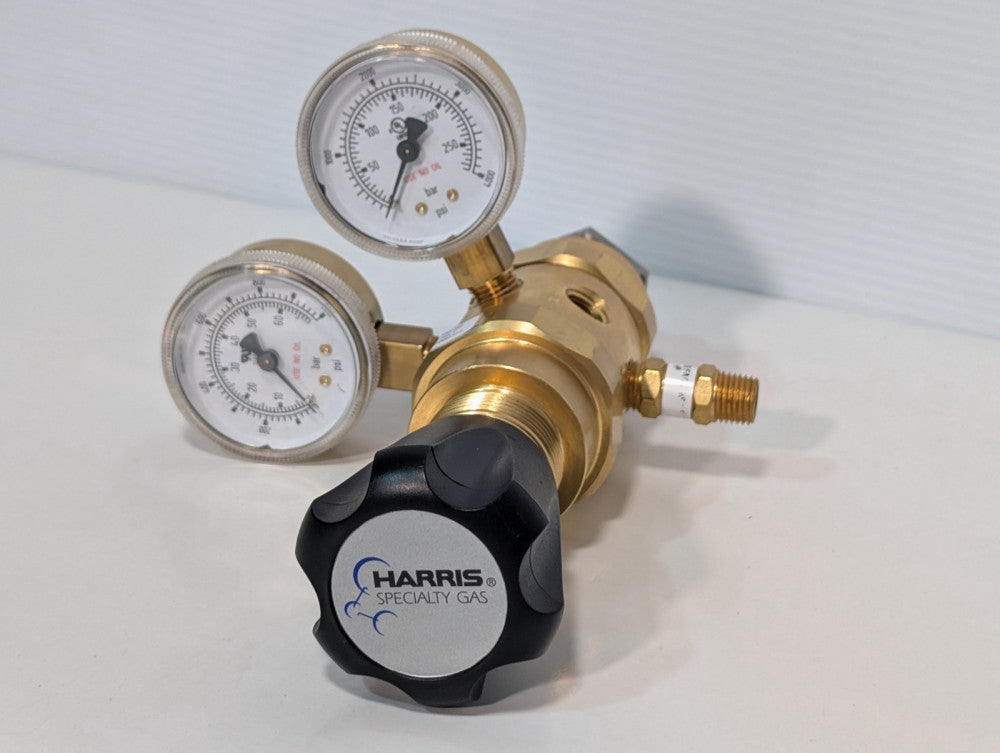 Harris Specialty Gas KH1141 Two Stage High Purity Gas Regulator 3000PSI Max