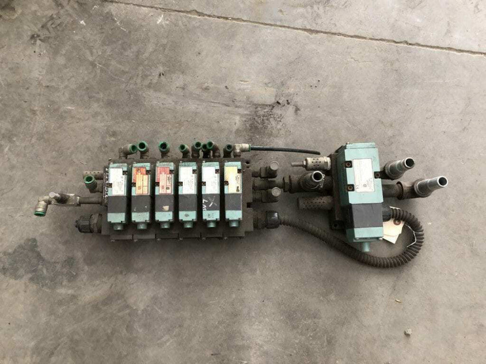 Numatics FLEXIBLOK 7-Valve Pneumatic Solenoid Valve Manifold 150PSI
