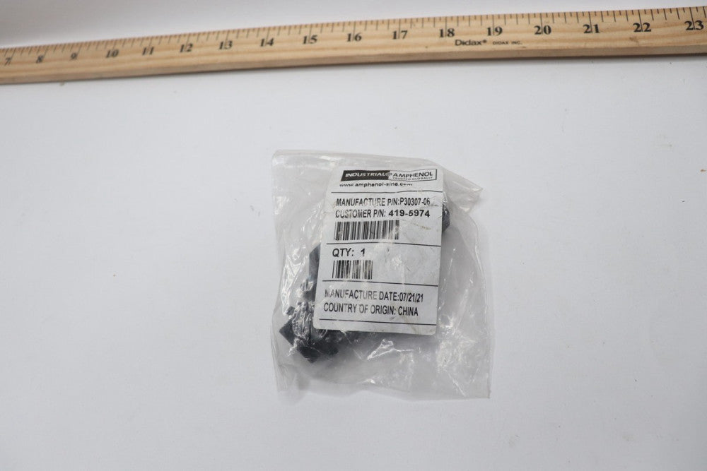 Industrial Amphenol Adapter Black 419-5974