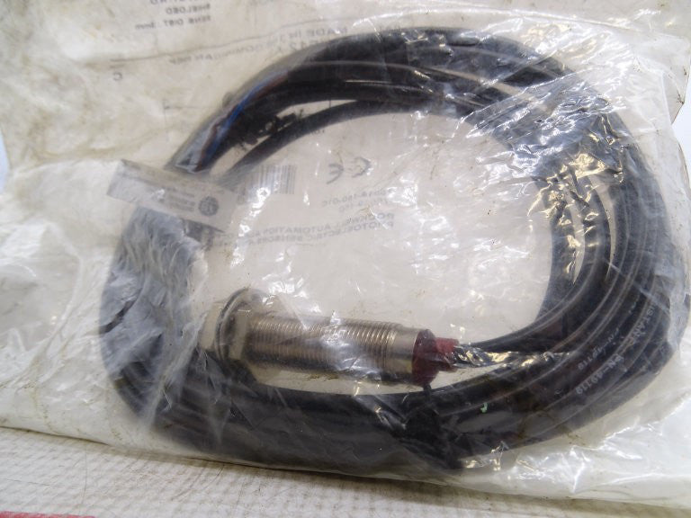 ALLEN BRADLEY 872C-D3NE12-A2 SERIES C SENSOR