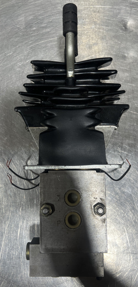 Nos Surplus Rexroth Sigma 3X2 TH6 XXX 10 /Hydraulic Joystick Tap Control Unit