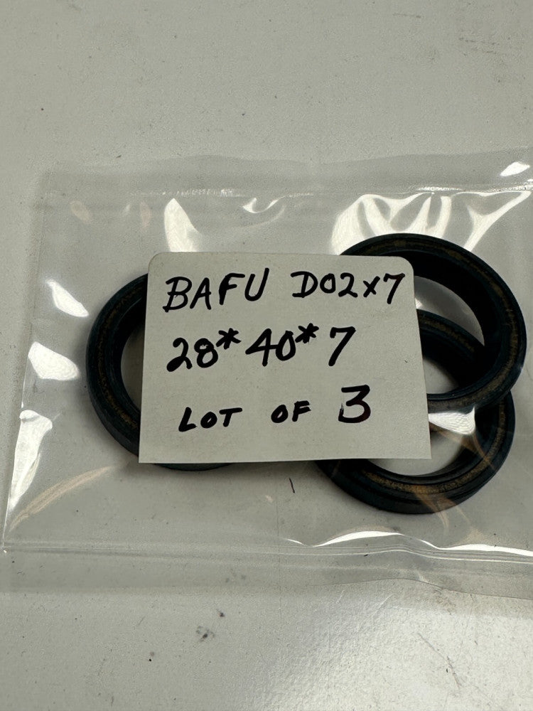 BAFU D02X7 Oil Seals 28 x 40 x 7 Black (Lot of 3) New Fast Ship