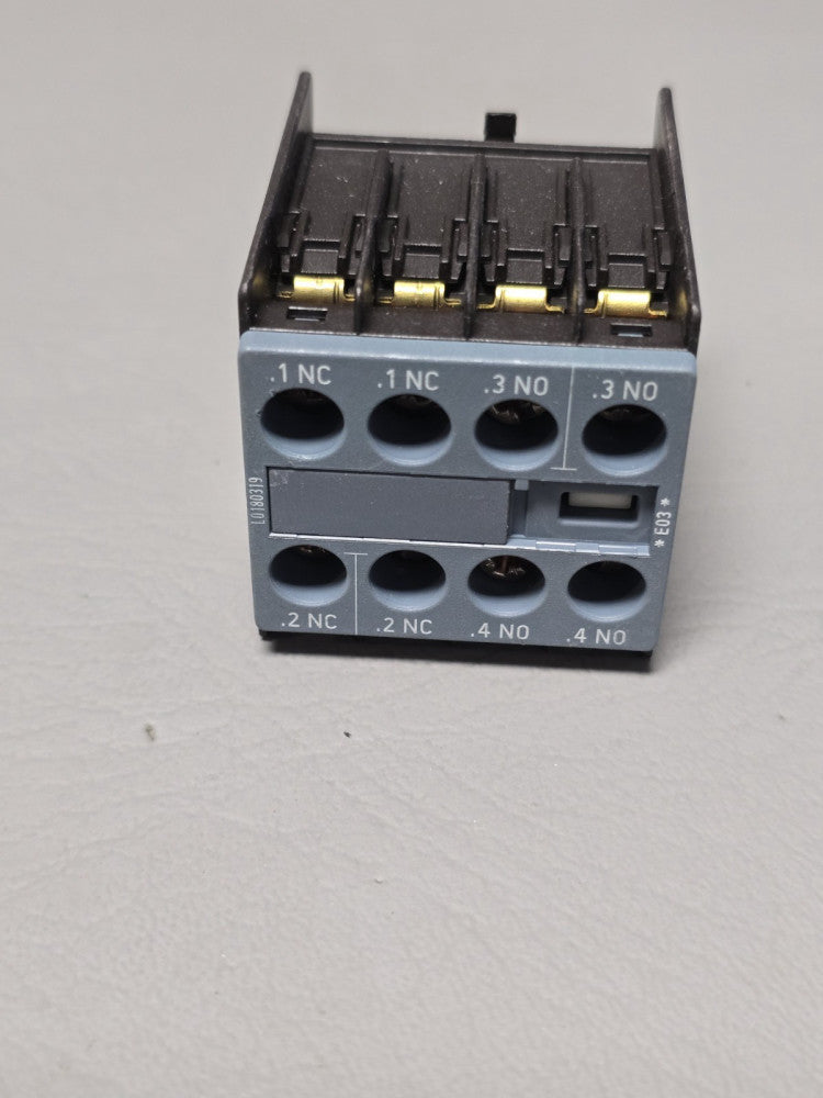 UNUSED SIEMENS AUXILIARY CONTACT BLOCK 3RH2911-1HA22
