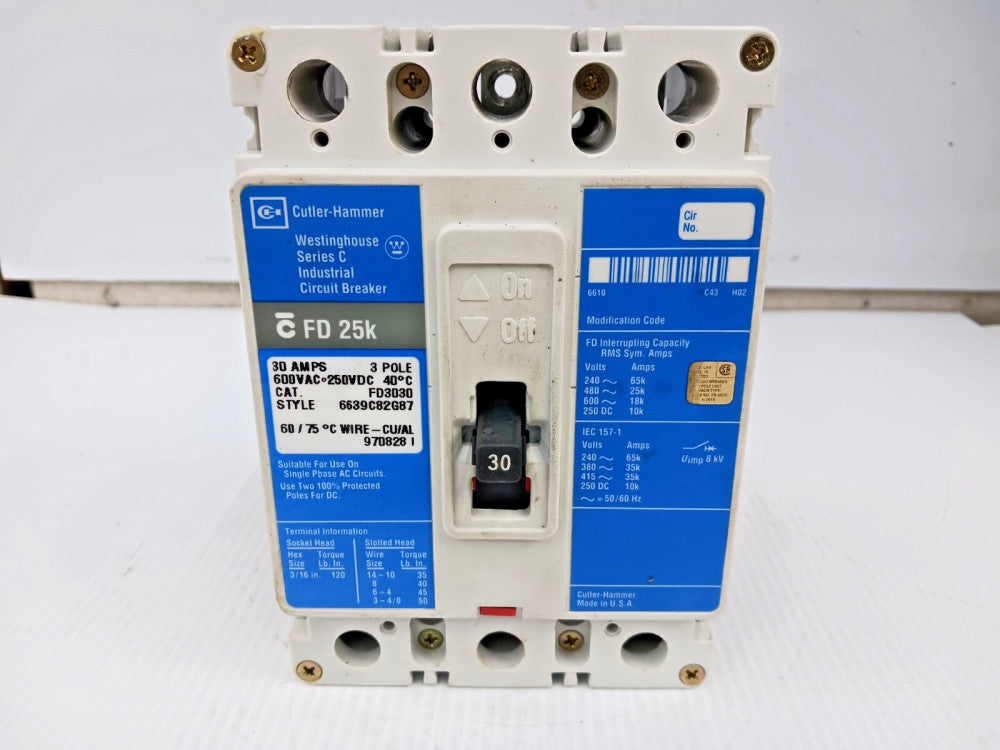CUTLER HAMMER 30 AMP CIRCUIT BREAKER 3 POLE 600 VAC / 250 VDC 25 kA FD3030