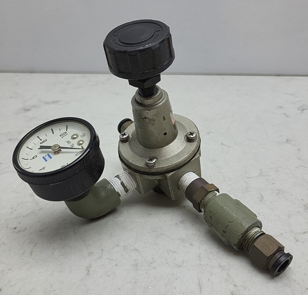SMC AR210 Air Regulator Relieving w/ Smc 0-10 kg Gauge *USED See Pictures 