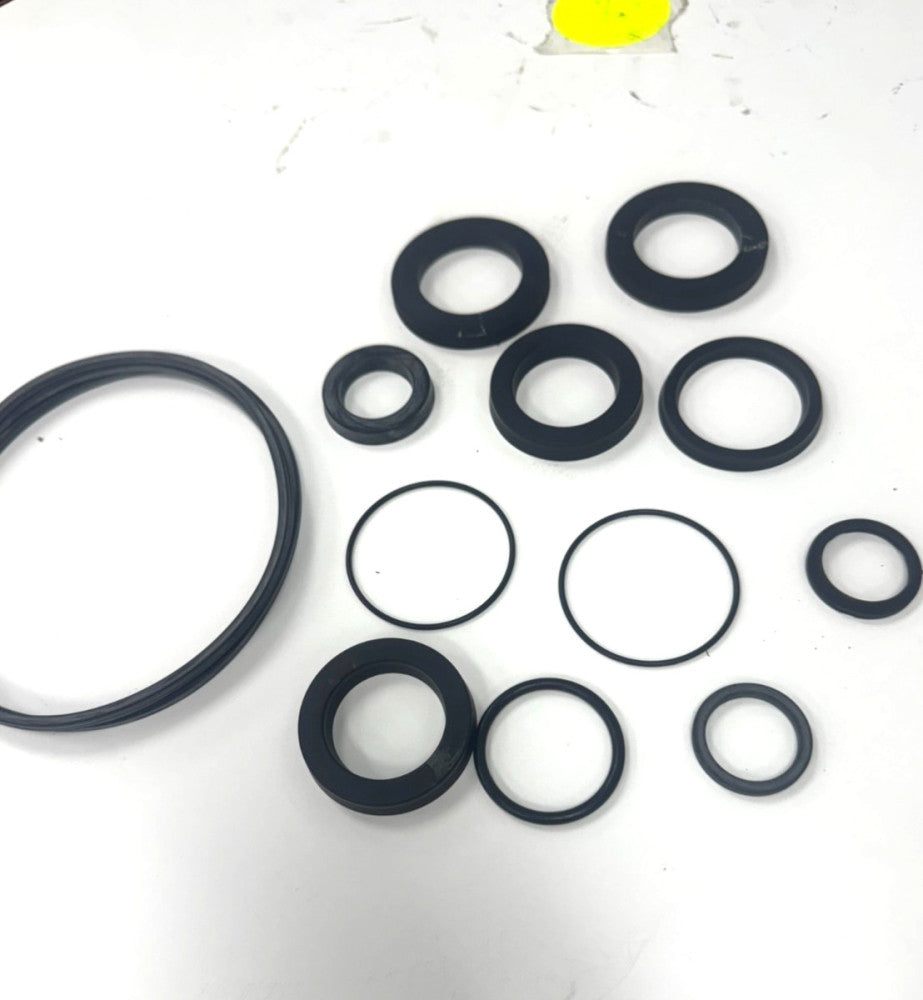 ASSORTED LOT OF RUBBER SEALS  LOT OF 14
