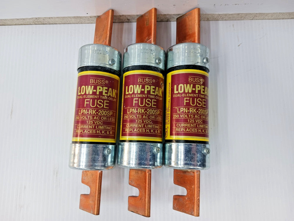 Lot of Three) Buss Low-Peak 200A Time-Delay Fuse 250 VAC / 125 VDC LPN-RK-200SP