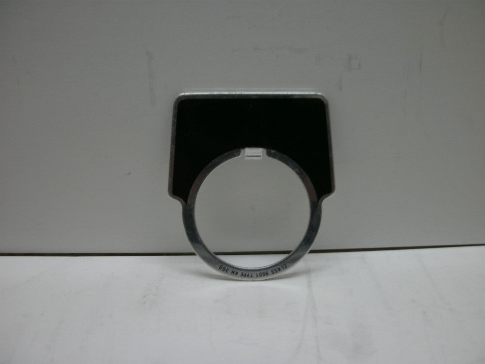 SQUARE D 9001-KN-300 LEGEND PLATE (BLANK) 30MM GRAY/BLACK HALF ROUND NEW NO BOX