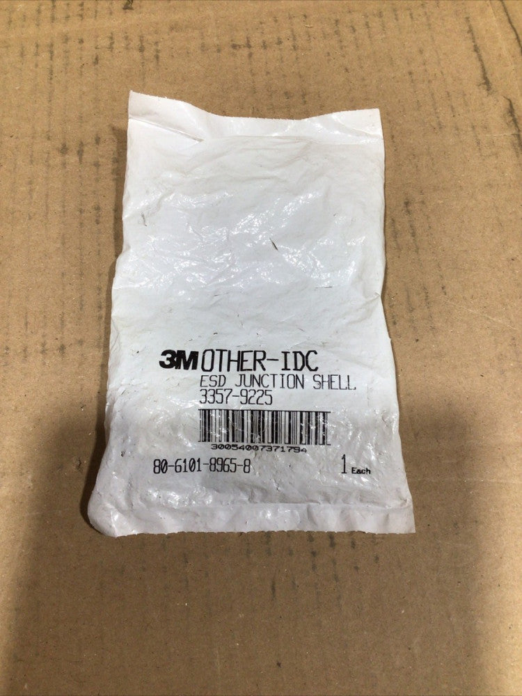 3M ELECTRONIC 3357 9225 ESD JUNCTION SHELL NOS