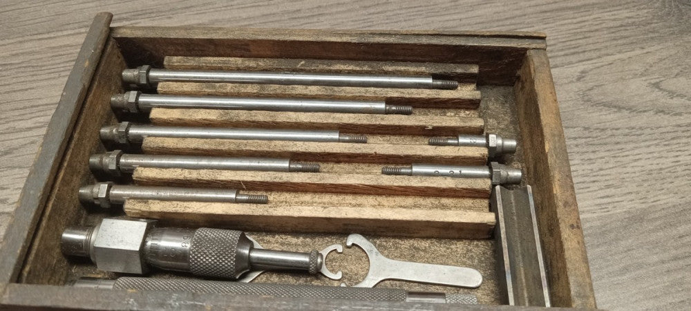 VINTAGE BROWN & SHARPE NO. 268 INSIDE MICROMETER  - USA