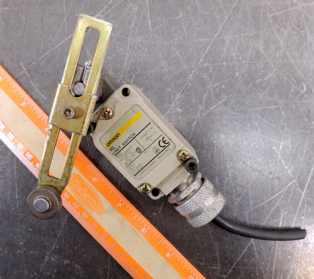 Omron WL CA2-2TS Limit Switch Safety Sensor Roller Lever Circuit Switch