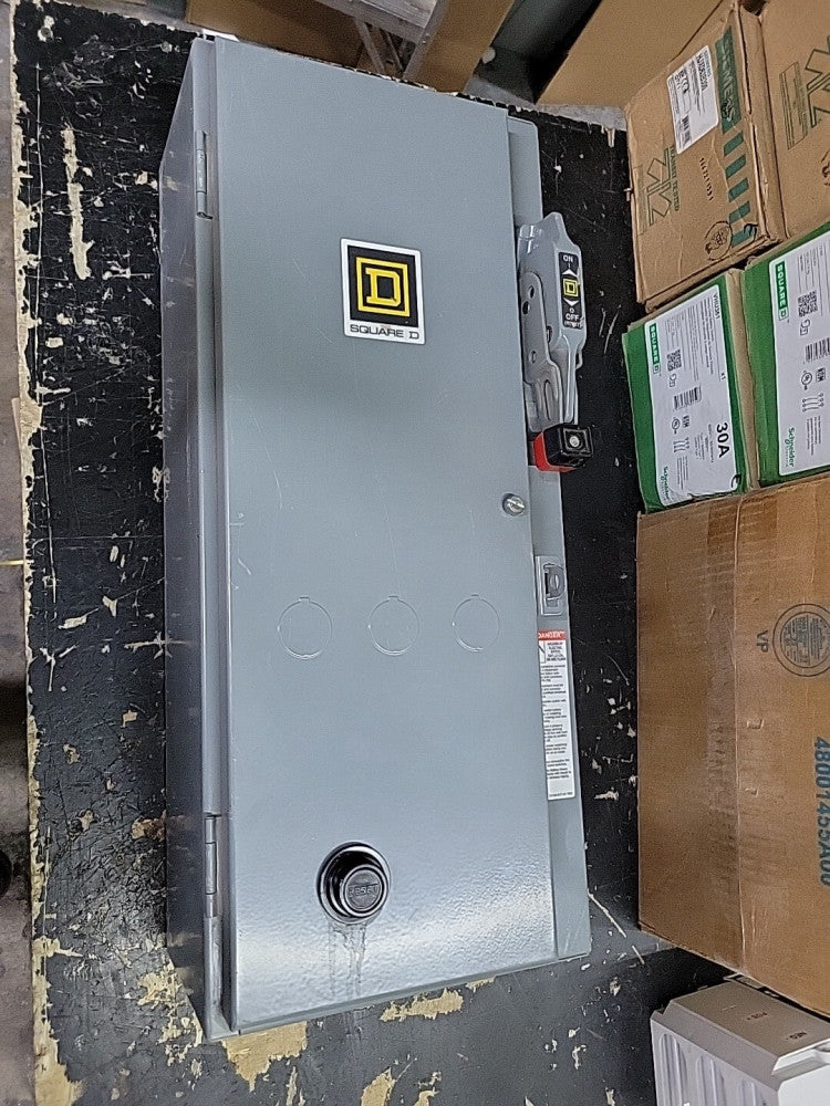 NEW NO BOX Square D 8538SBG12V02SY74 AC Combination Starter