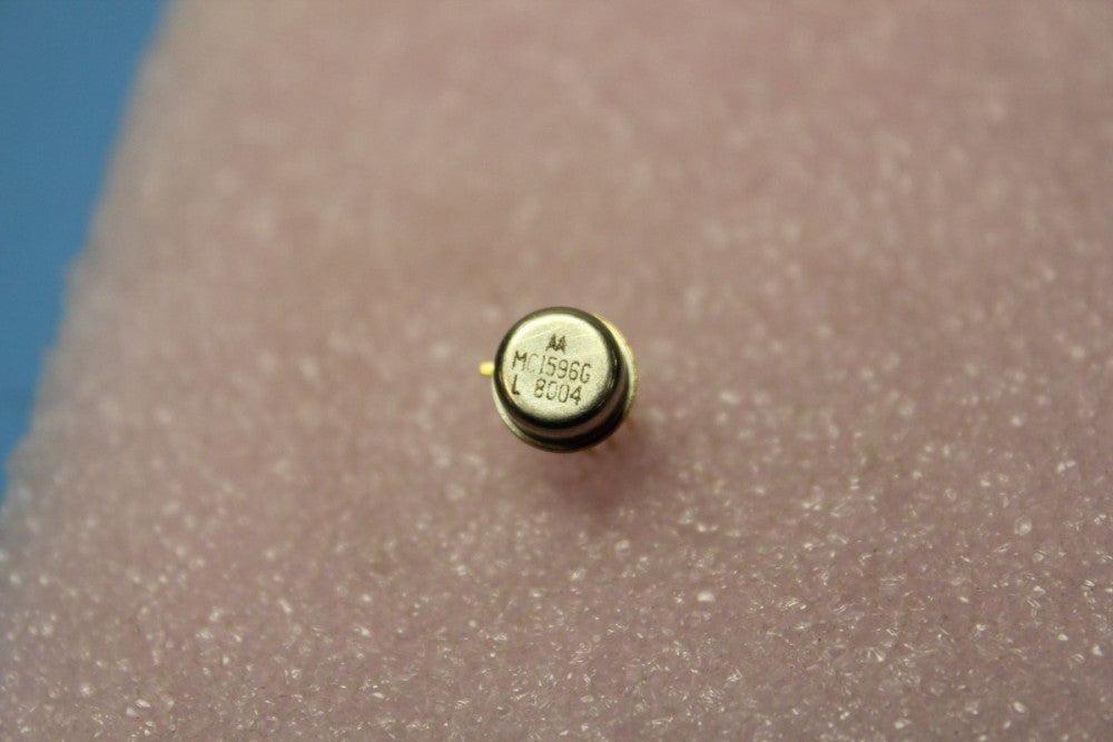 Unused Motorola Balanced Modulator/Demodulator Metal Can Gold 10 Pin MC1596G
