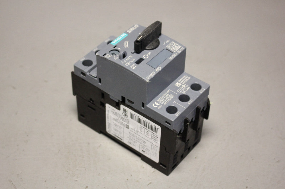 UNUSED SIEMENS SIRIUS CIRCUIT BREAKER 3RV2011-0CA10